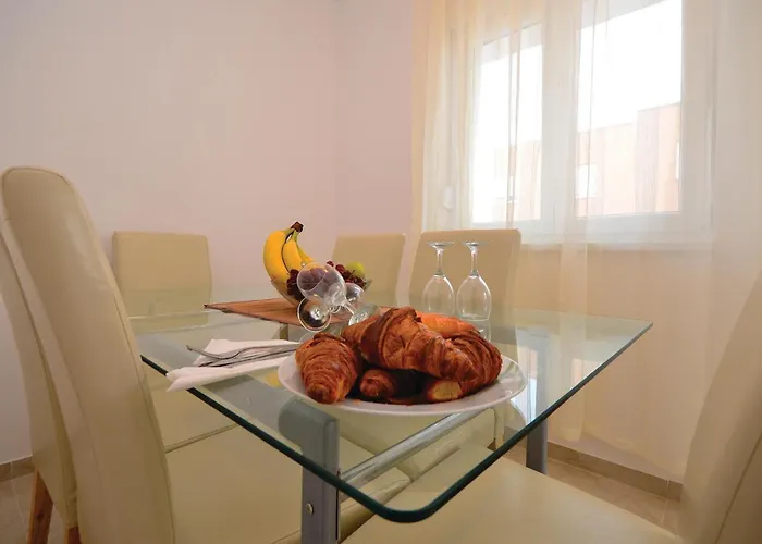 Stunning In With Wifi Apartment